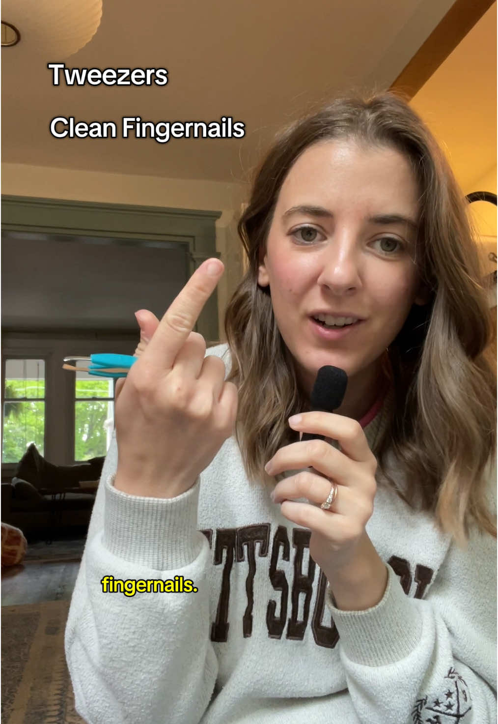 If you’re stung by a bee, don’t use a credit card to remove the stinger! It’s actually better to use a pair of tweezers or clean fingernails. If you’re not allergic to bee stings, follow these steps for how to remove a bee stinger. If you are allergic or suspect anaphylaxis — a life-threatening allergic reaction — immediately call 911 and consider using epinephrine if you have it. #SummerOutside #SummerVibes #BeeNest #BeeSting #BeeVideos #FirstAid #FirstAidMyths #ThingsYouShouldKnow 