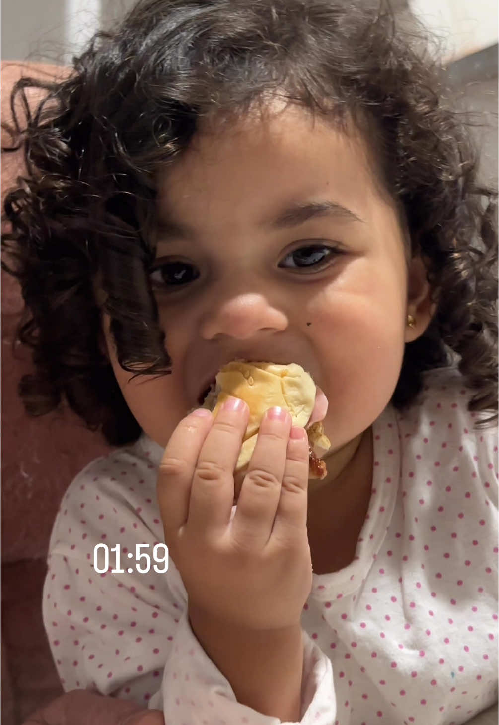 Amassando um hambúrguer de madrugada 🍔 🤣🍯❤️  #mel #memel 