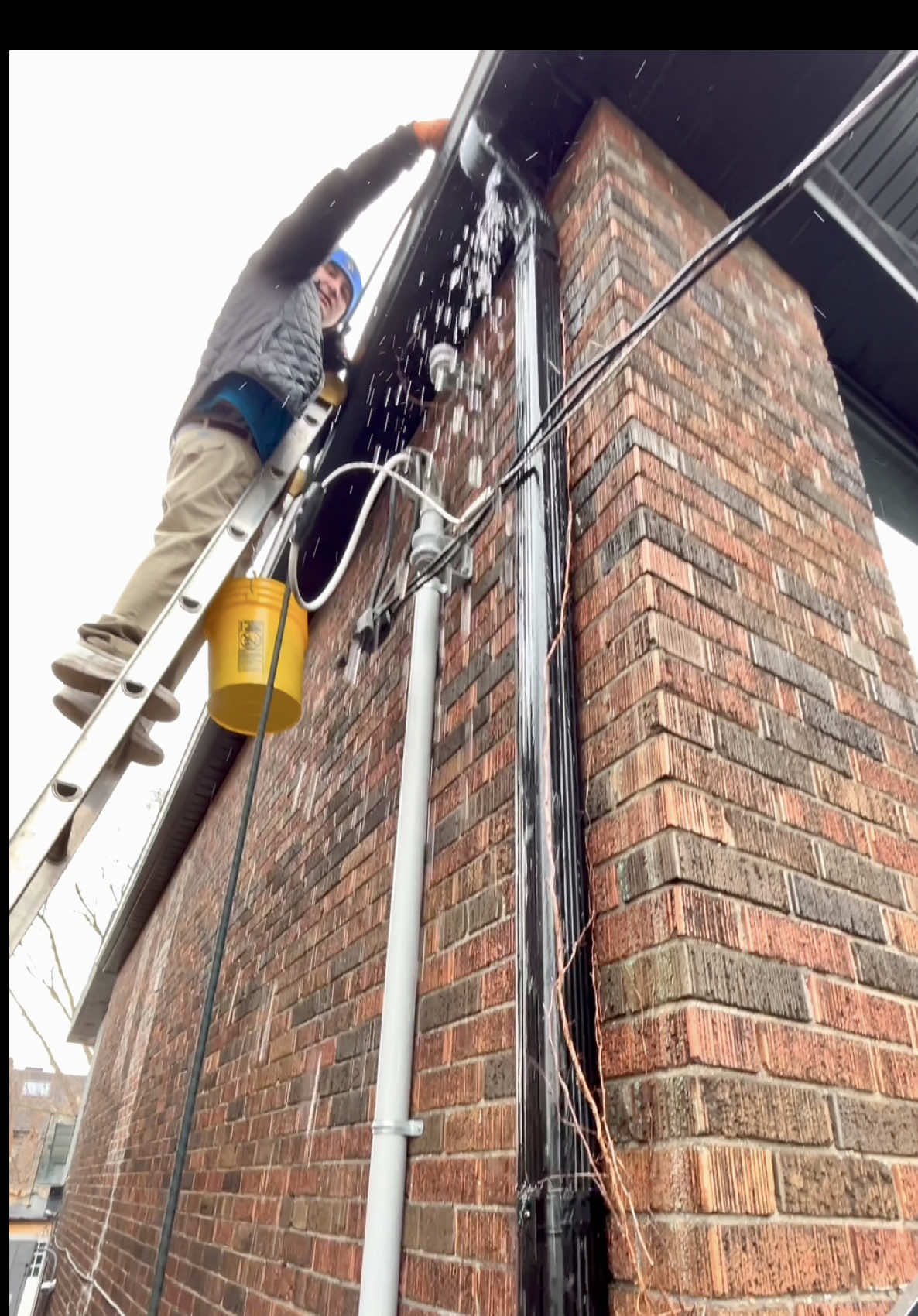 Super satisfying home restoration 🫧 #toronto  #torontohomes #renovation #restoration  #luxuryhomes  #satisfying #cleaning  #asmr