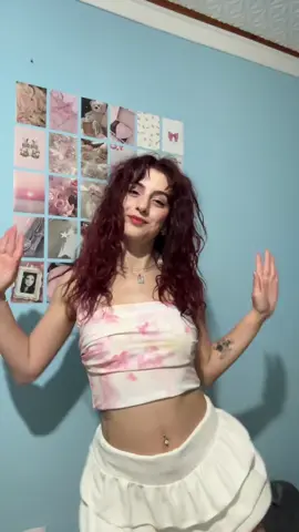 baktim herkes bunu yapiyo dedim benim neyim eksik🙂‍↔️ #trend #keşfet #fyp #dance 