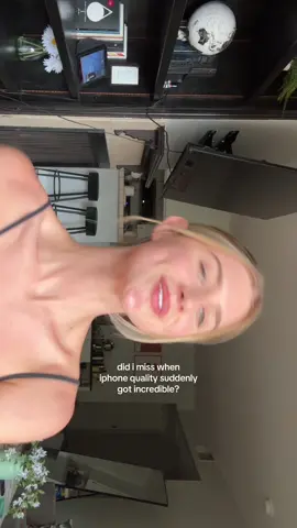 I’ve never been able to see my pores in an iphone vid..this is kinda blowing my mind