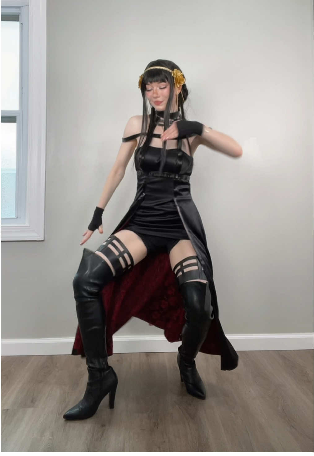Another dance in another impractical outfit lol, but I love Yor ❤️ #cosplay #spyxfamily #cosplayer #spyxfamilycosplay #yorforger #yorforgercosplay 
