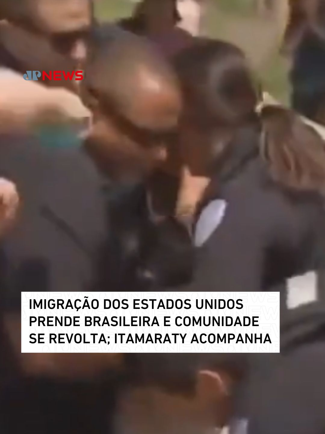 A prisão de uma brasileira pelo Serviço de Imigração e Alfândega dos Estados Unidos (ICE, em inglês), gerou revolta entre a comunidade de Massachusetts. O Departamento de Segurança Interna alegou que a mulher é uma criminosa que foi detida por 