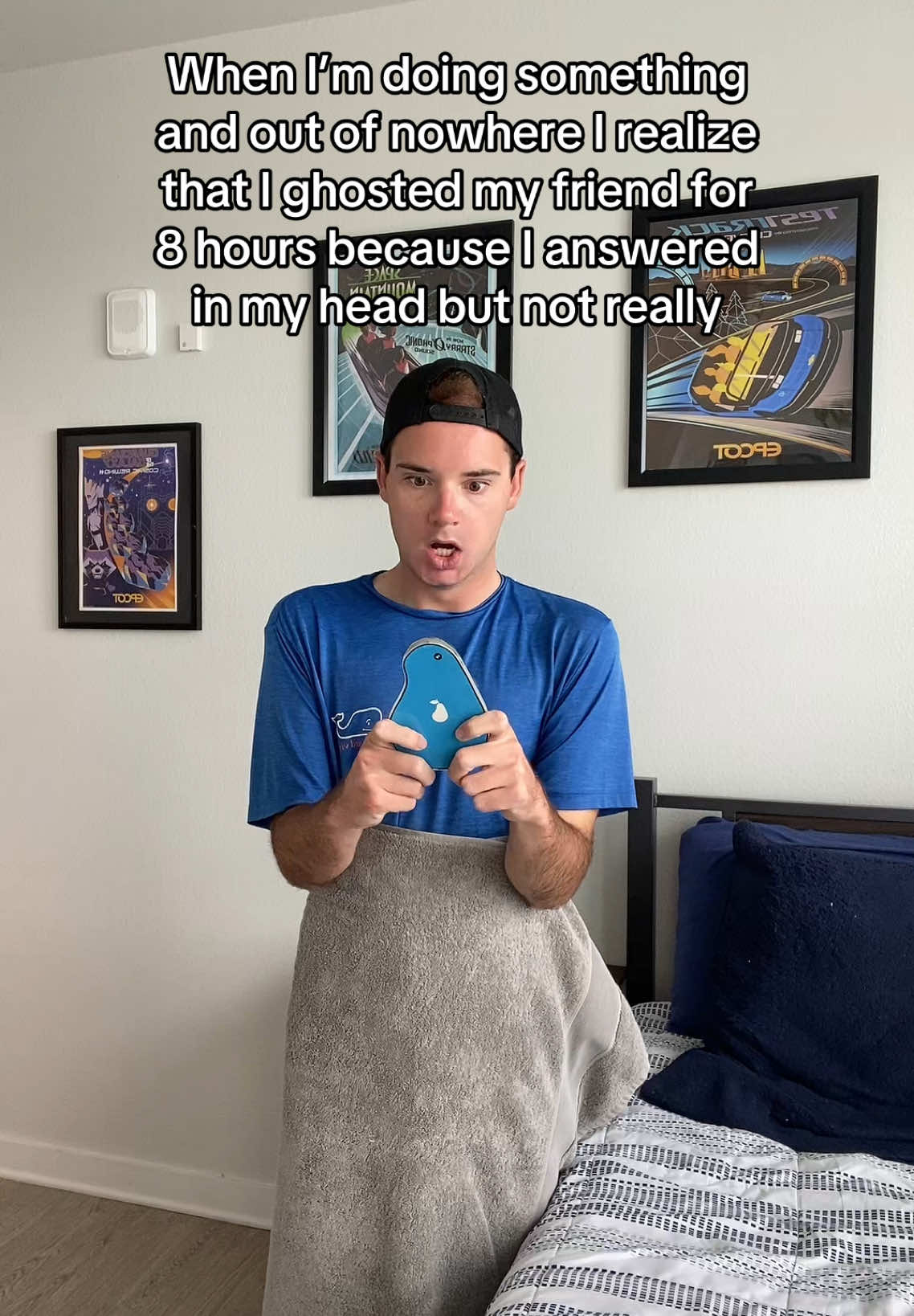 I’m so bad at texting back. #friends #funny #relatable #viral #foryou #fyp 