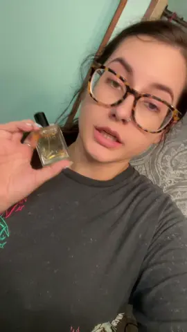 My vanilla girlies come to the front! This perfume smells soooooo good! For $5 you can’t beat it! Lasts all day and then some😮‍💨 definitely a hot buy! The Vanilla Kiss is Currently out of stock but they have more to choose from! The pistachio sundae is so good!