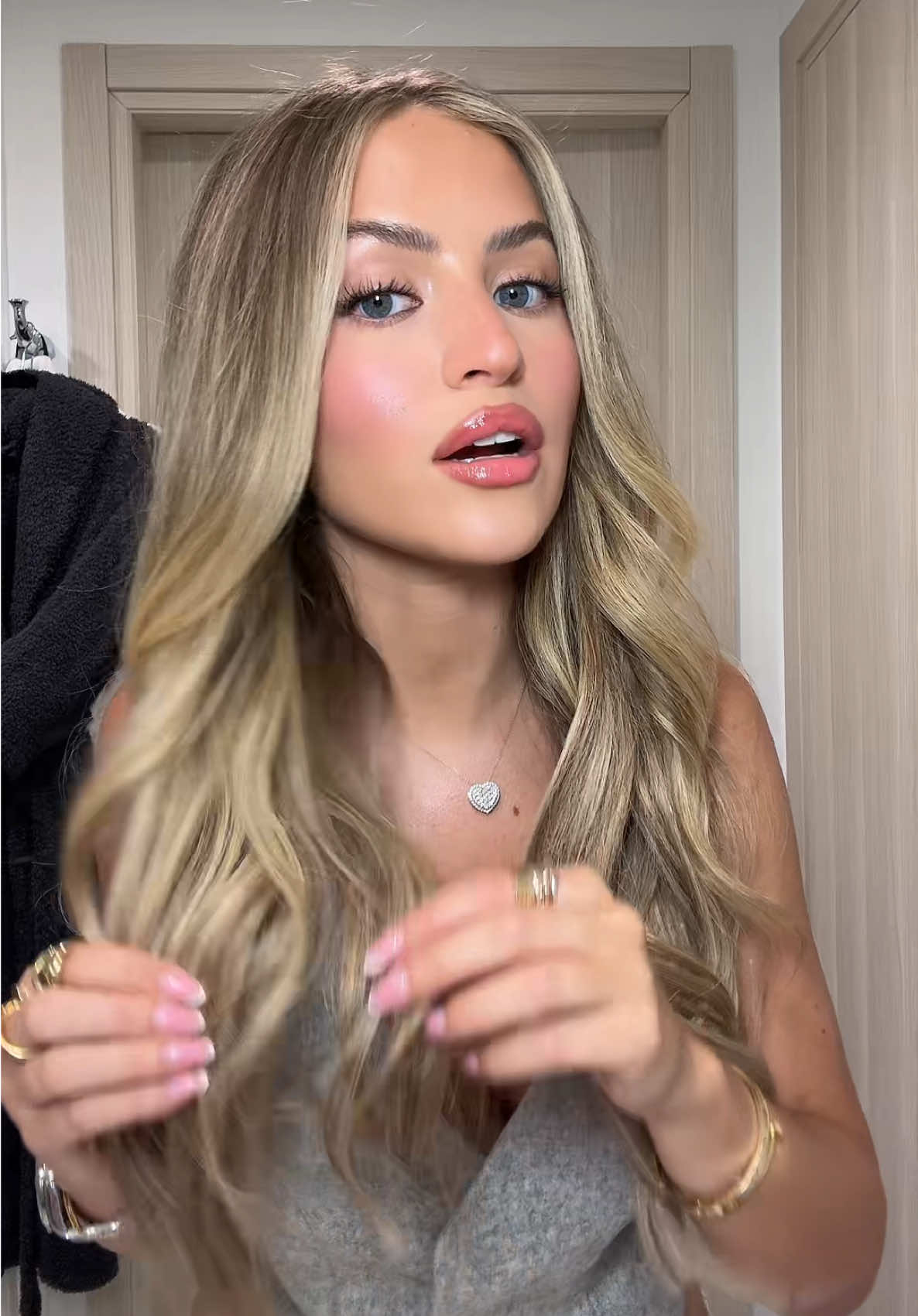 these @Zala Hair Extensions bring my flat hair life every time 🙂‍↕️🙂‍↕️#zalapartner use my code OLIVIACHATFIELD for 10% off! 