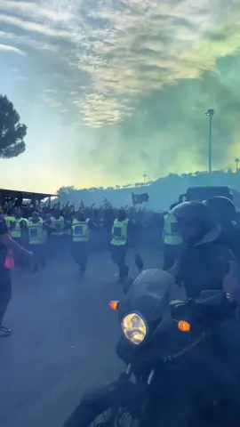 “A volte nel perdere una battaglia trovi un nuovo modo di  VINCERE LA GUERRA Avanti Napoli @SSC Napoli  #stadiodiegoarmandomaradona #forzanapoli #curvab #ultras #fedaynapoli1979 #cirovive #napoli #sscnapoli 