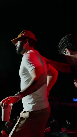 montou na garupa dos drake @Henry Freitas #MedleyAugeBoys 