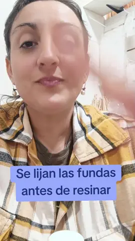 Es necesario lijar las fundas antes de resinar? . . . . #eurekaresinas #manualidadesfaciles #EmprenderConResina #resinaepoxy #resinartwork #resinartist #Resinaepoxy #fundascelular 