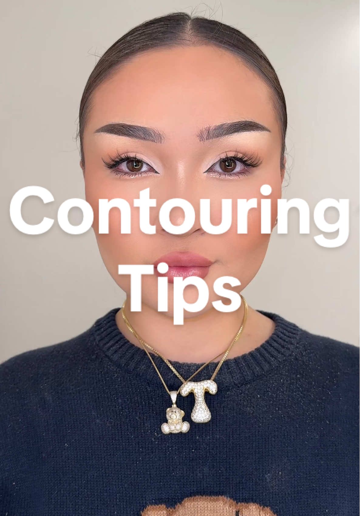Contouring hack for slim or wide face ✔️ #contouringhacks #contourtutorial #contouring #contour #contourtutorial #contourhack #makeuphacks #makeuptips #beautytips #beautyhacks 