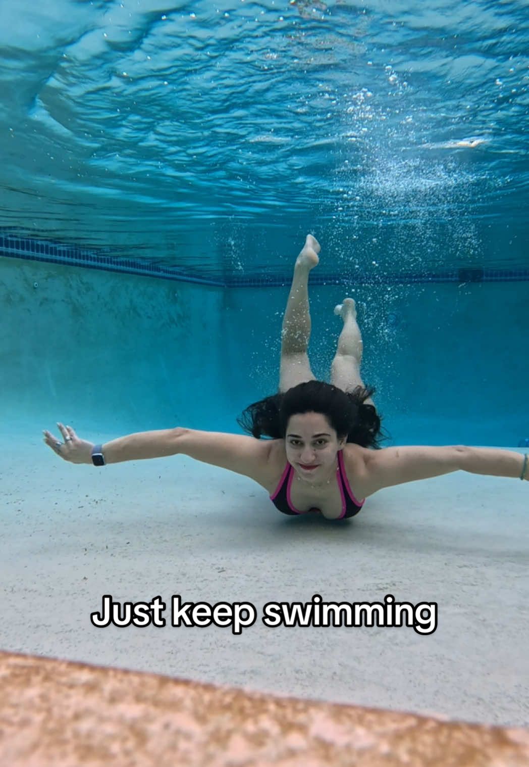 Swimming brings me so much peace and happiness I love being underwater 🌊  . . . . #swimsuit #swimmingpool #underwater #swimwear #calming #relaxingvideos 