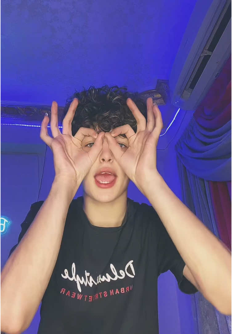 صحابي انت عينك صفر😂❤️