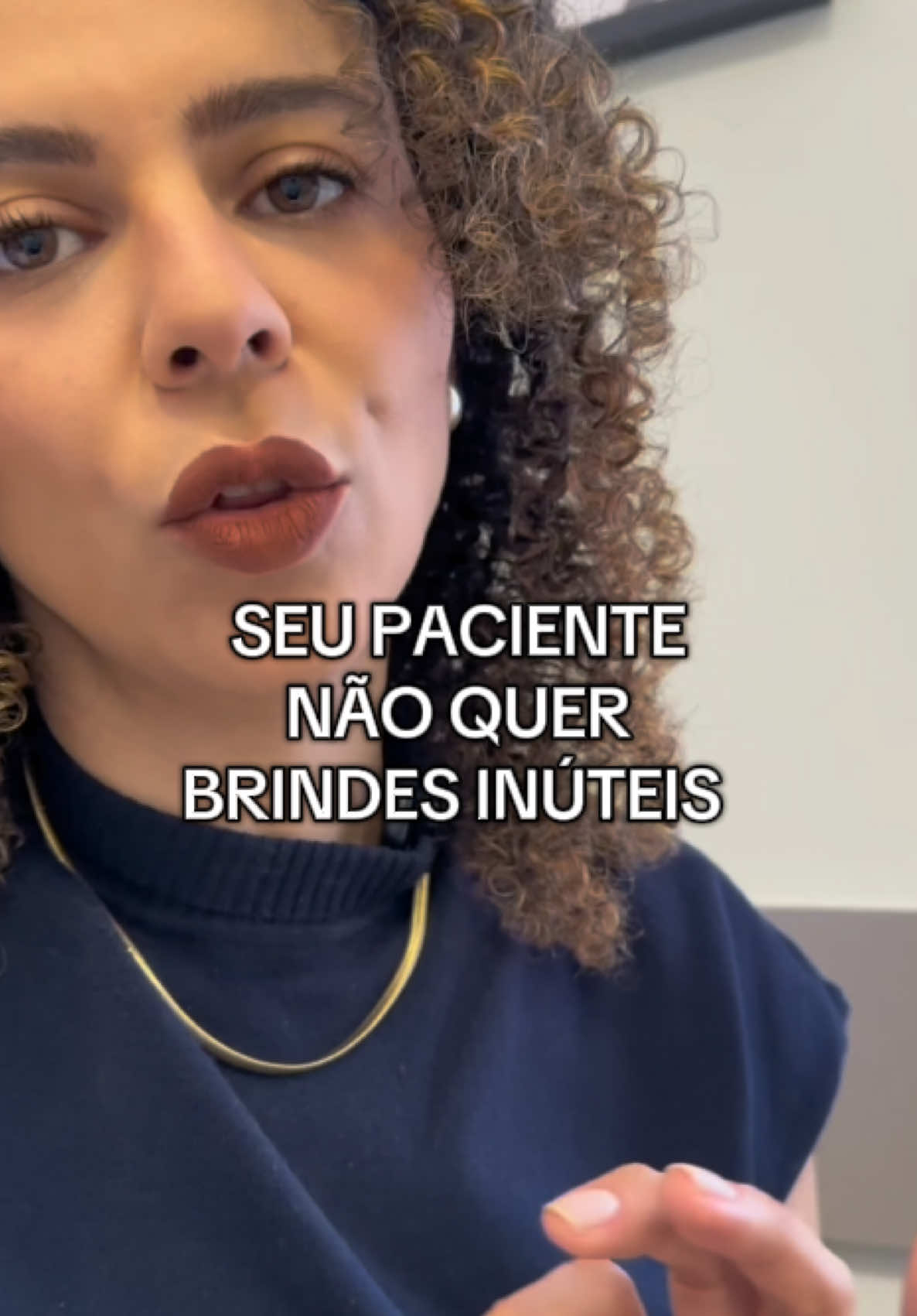 Como fidelizar pacientes no seu consultório médico particular? Meus conselhos sinceros depois de mais de 10 anos de consultório #fidelizarpacientes #rotinamedica #vidadeconsultorio #consultoriomedicoparticular #viverdeconsultorio #consultorioparticular #medtok #mentoriaparamedicos #mediconoconsultorioparticular #psiquiatria #residenciamedica #começandoconsultoriomedico #comocomecarumconsultoriomedico #captarpacientes 