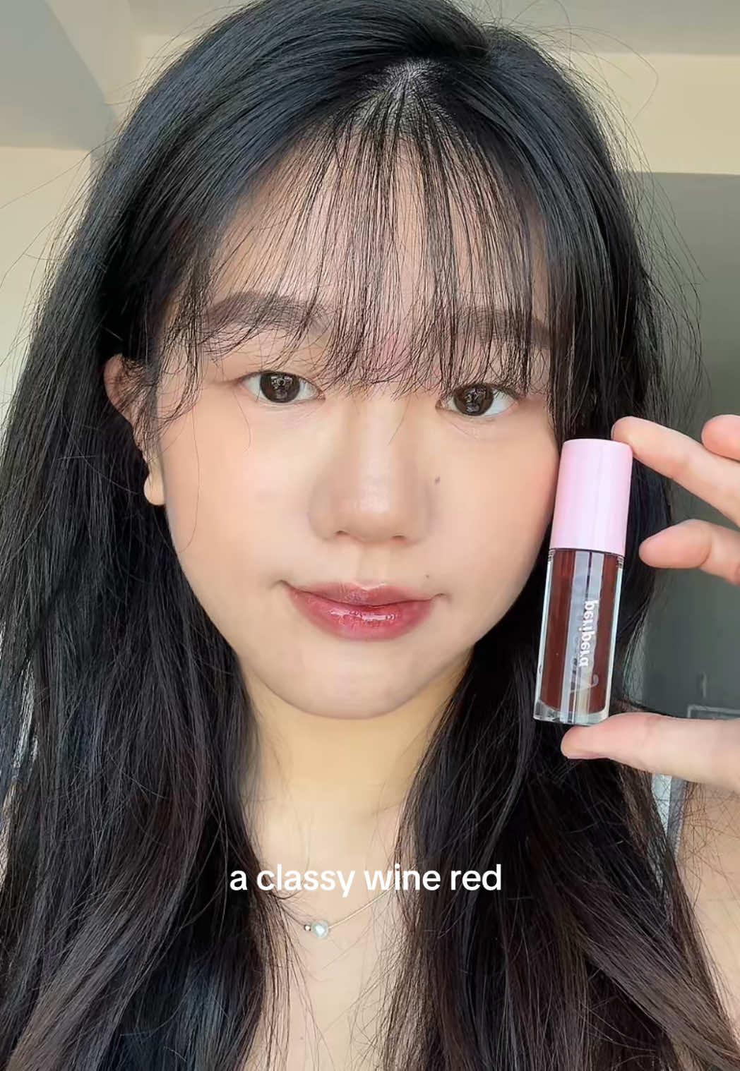 a different one today🫶🏻 @Peripera #kbeauty #koreanmakeup #lipgloss #liptint #liptintviral #fyp #glossylips #fyp #peripera #creatorsearchinsights 