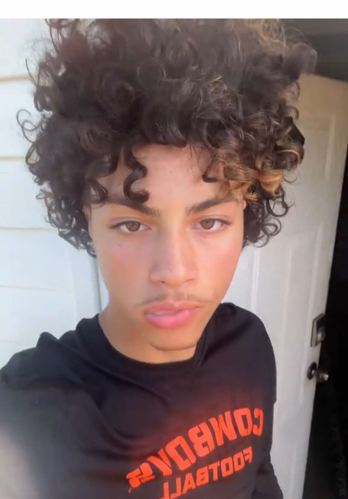 Selling 100k tiktok commet so i can txt u !!!!!! #fypage #fyp #fypage #fyp 