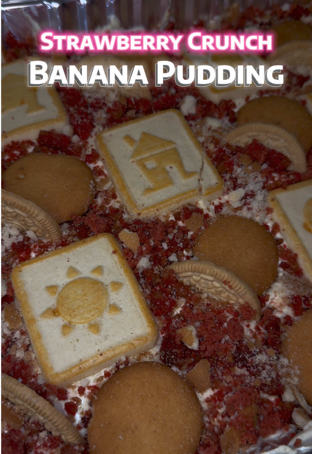 Viral Strawberry Crunch Banana Pudding 🥹 #bananapudding #bananapuddingrecipe #strawberrycrunch #oreopudding #cookiepudding #viralbananapudding 