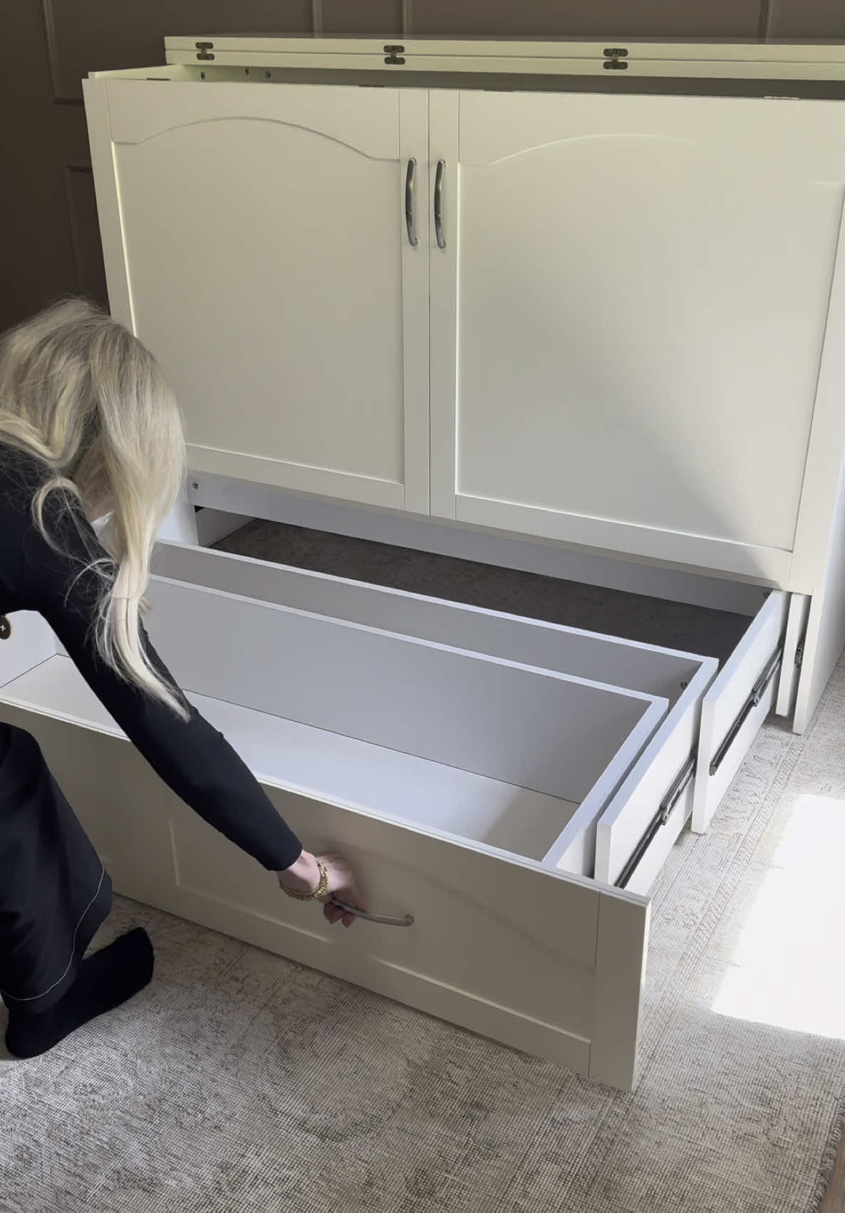 https://urlgeni.us/amzn/Reelmurphybedlist Make the most of your space with this multi-purpose Murphy bed. It transforms from an elegant storage cabinet to a full size bed (also available in queen).  Stay connected with integrated USB charging station. This bed converts quickly and easily. Built of solid pine wood, complete with large storage drawer to maximize convenience and space saving capacity. Add flexibility to your home and fully utilize your valuable space. Enjoy! XO ~ Julie & Jodie  #amazonhome #spacesaving #homehacks #homesolutions #murphybed 