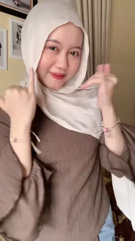 nyaman bgt pashminanya 😘 #viscose #fyppppppppppppppppppppppp #ootdhijab 