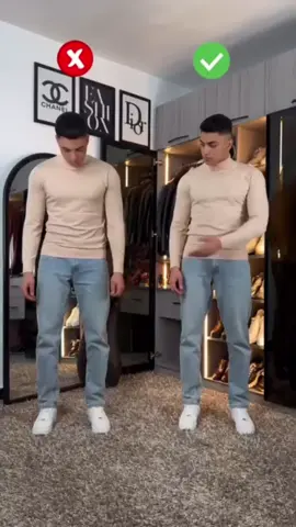 👕 Un solo buzo, dos estilos. Casual con jean y tenis 🆚 Elegante con pantalón y zapatos. ¿Ves cómo cambia todo con solo dos movimientos? ✨ Aprende a sacarle el máximo a tu ropa. Guarda este video si te gustan los looks versátiles y comenta cuál usarías tú 👇 #ModaMasculina #EstiloHombre #OutfitsHombre #Vinaga #LookVersátil #TikTokFashion #BuzoCuelloTortuga #RopaDeHombre #TransformaTuLook