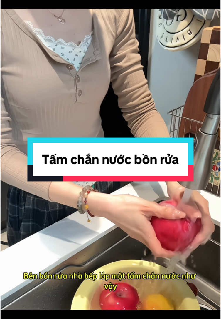 Tấm chắn nước bồn rửa #giadungthongminh #giadungtienich #fyp #nộitrợ #tamchannuoc 