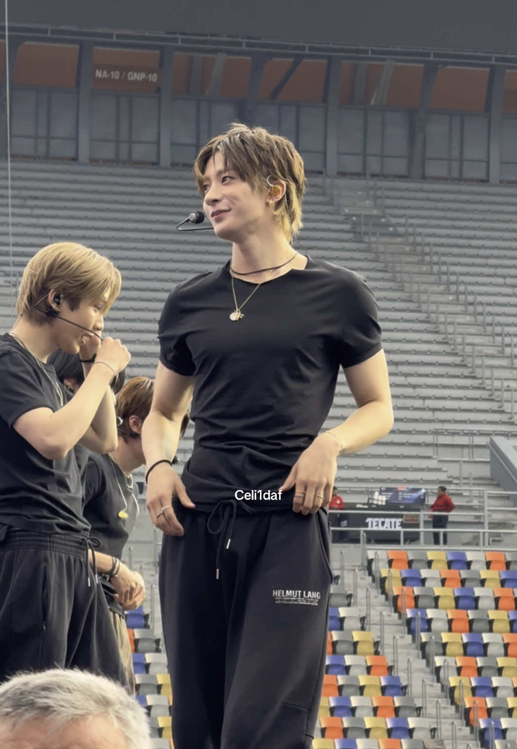 Anton is that you??? #RIIZE #anton #SMTOWNInMexico #SMTOWN2025 #kpopparati #SMTOWN_LIVE_MEXICO_CITY #smtown_live #앤톤 #이찬영 