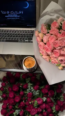 من يُدبّر امر ملايين الكواكب ,و المجرّات في مداها الكبير قادر, على ان يُدبّر ما بقلبك الصغير , قادر على ان يغيّر حالك في لمح البصر , فوض امورك على الله وهو حسبك”🤍
