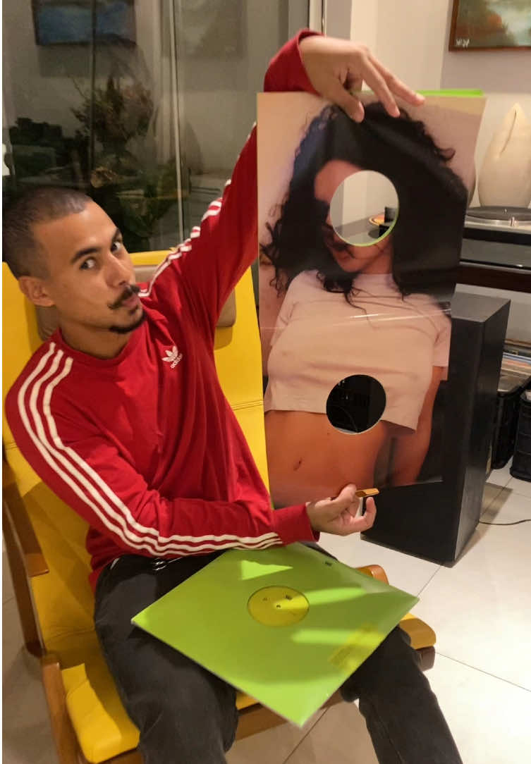 Unboxing BRAT But It’s Completely Different Vinyl @Charli XCX #brat #vinyl #charlixcx #sympathyisaknife #apple #360 #vinylcollection #vinil #unboxing 