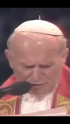“¡No tengáis miedo! Abrid las puertas a Cristo.” El Papa Juan Pablo II encendió el alma de miles de jóvenes en 1987 con este poderoso mensaje. Su voz sigue viva, su mensaje sigue ardiendo. #vaticano #papa #JuanPabloII #NoTengasMiedo #IglesiaCatólica #Fe #JuventudCatólica #PapaSanto #DiscursoHistórico #CristoVive #TikTokCatólico #Esperanza
