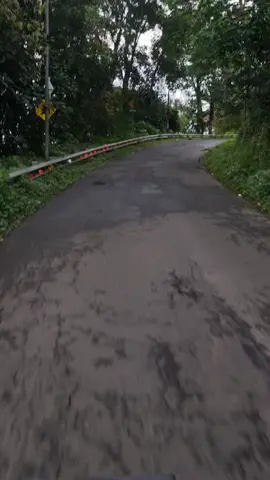 Dimana ini??? #motoran #mentahan #pagi #fyp #story #storytime #jalanjalan #jalan #hujan #liburan #touring #jawatengah #fyppppppppppppppppppppppp #mentahanvideo #tiktok #sebatasperjalananpribadi 