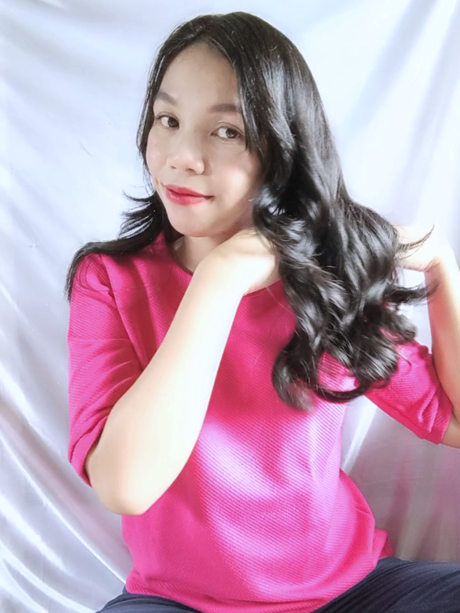 suka banget hasil curly hair styler ini bagus banget, big wave gitu 🥰 udah gitu ada timernya jadi gak bingung lagi berapa lama nunggunya, dari bahan ceramic coating aman gak bikin rambut rusak.  #nvmee #nvmeetaurus #taurus #cetokancurly #alatkeritingrambut #bigwaves #cetokanbigwave #curlyhair #curly #curlyhairtutorial #curlygirl #curlyhairstyles #curlybigwave #bigwavecurlyhair #hair #jumatberkah #hairstyle #hairstyler #cetokanviral #ceramiccoating #gayarambut #otomatichaircurler #keritingrambut #keritingrambutotomatis 