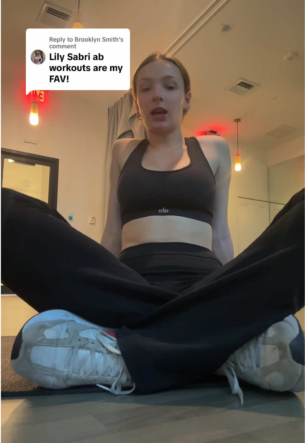 Replying to @Brooklyn Smith #greenscreen @Lilly Sabri 💘✨👏 #absworkout #absroutine #lillysabri 