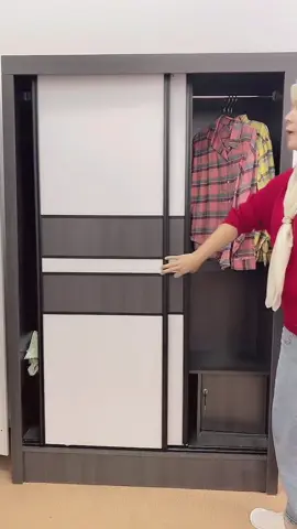 [LIMITED STOCK – 5 UNIT SAHAJA!] Almari baju sliding moden dengan ruang gantung tahan berat sampai 30kg – sesuai untuk koleksi baju korang yang padu! BELI masa LIVE je dapat: ✅ Voucher diskaun khas ✅ Siap dengan pemasangan sekali Siapa cepat dia dapat – jangan tunggu habis! #AlmariSliding #FurnitureMalaysia #PromoLive #LimitedUnit #VoucherLive #AlmariBajuPadu #RumahStyle #ShopeeFinds#SlidingWardrobe #SiapPasang #BeliLiveMurah#homeprime
