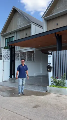 ส่งงานเรียบร้อยคร้าบ พิกัด 📌บ้านกอก งานต่อเติมหลังคาโรงจอดรถ (หลังคาเมทัลชีทพียูโฟม เชิงชาย c channel +ฝ้าระแนง scg สีสักทอง) งานปูกระเบื้องโรงจอดรถ+รอบบ้าน เคาเตอร์ครัว โทนขาว-ดำ เท่ห์ ลงตัวสุดๆ งานเดินท่อน้ำดี น้ำทิ้งเครื่องซักผ้า ส๊วยยยยยย ขอบคุณพี่กอล์ฟ พี่เมย์ที่ไว้วางใจเรียกใช้ทีมช่างครับ ปล.เจ้าของบ้านน่ารัก ใจดีมากๆเลยค้าบ🥰💕 👍👍 #รั#รับเหมาก่อสร้างั#รับเหมาต่อเติมค#โครงหลังคาร#โรงจอดรถร#โรงจอดรถขอนแก่นครื่องตัดครอบ