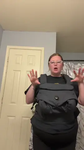 Clean with me so l can sell this house! I wouldn't be able to do half the things around the house if it wasn't for this bonoch carrier! use code HIP0M @bonochofficial #bonoch #babycarrier #bonochbabycarrier #bonocheasefitknob 