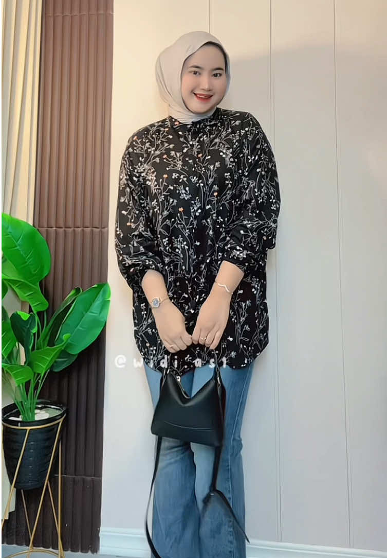 Bajunya kode LUNA🥰 #kemejawanita #kemejaoversize #outfit #outfitideas 
