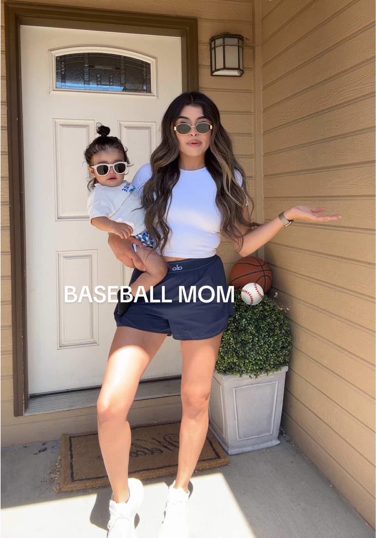 Baseball mom ⚾️ Catch me at the ballpark in active wear @Alo Yoga                                  #alo #aloyoga #outfit #momtok #momlife #boymom #baseballlife #activewear #outfitideas #sportsmom #baseballseason #baseballlife #stepmom #babytok 