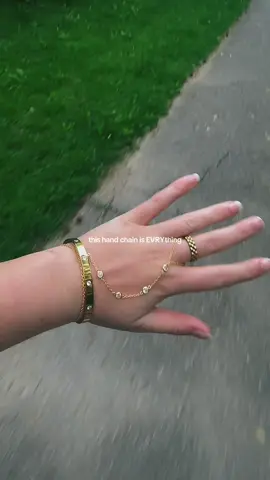 Use code IZNAPIERR at checkout on @EVRY JEWELS.com 💌💌