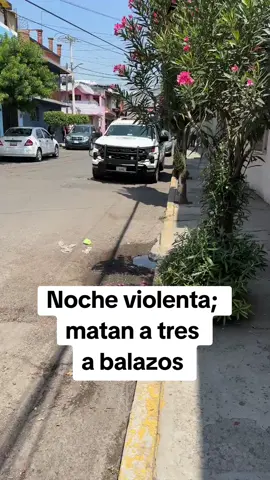 🔴 Tres personas fueron asesinadas a balazos durante la madrugada de este lunes en la zona de San Juan Ixhuatepec en el municipio de Tlalnepantla en #edomex #parati #fyp #noticias 