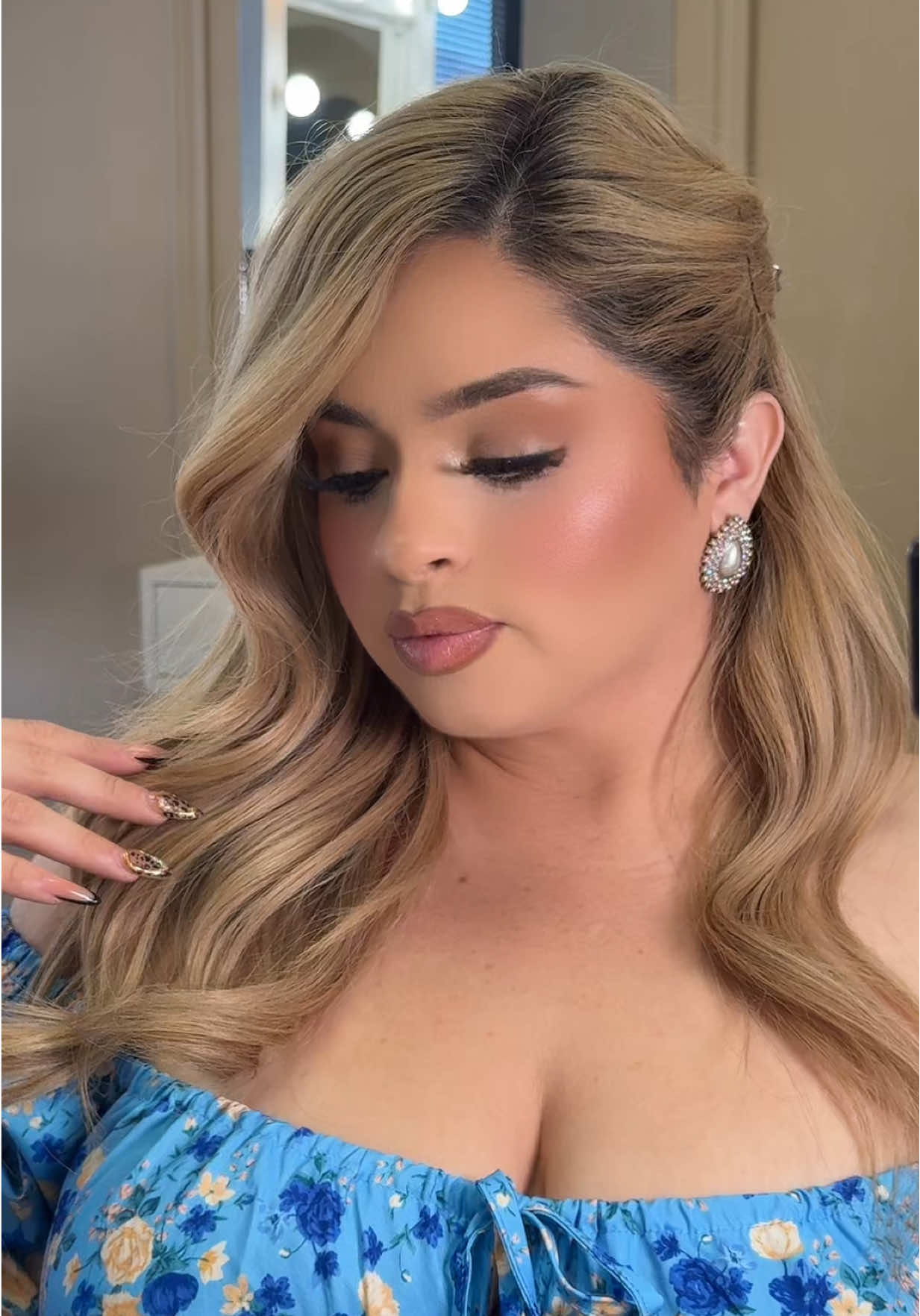 No me digan que no es bonita ✨😇 #fyp #elpasotx #fypシ゚viral #fypage #viraltiktok #makeup #mua #makeupreview #makeupartist #makeupartistcheck #parati #paratii #paratiiiiiiiiiiiiiiiiiiiiiiiiiiiiiii #videosvirales 