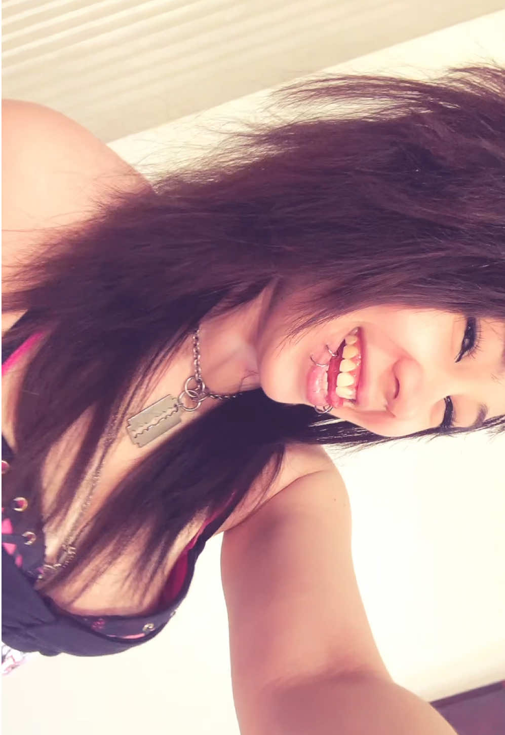 ☆ ✯ ｡･:*:･ﾟhot girls have shaky hands || #scene #scenekid #scenequeen #scene fashion #rawring20s #stuckin2000s #2000s #2000sfashion #2000saesthetic 