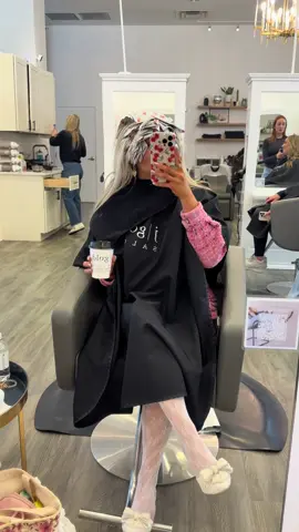 come along with me to @J Gold Salon to see @Francesca | ATL Hairstylist 👸🏼✨💛 #blonde #atlantahairstylist 