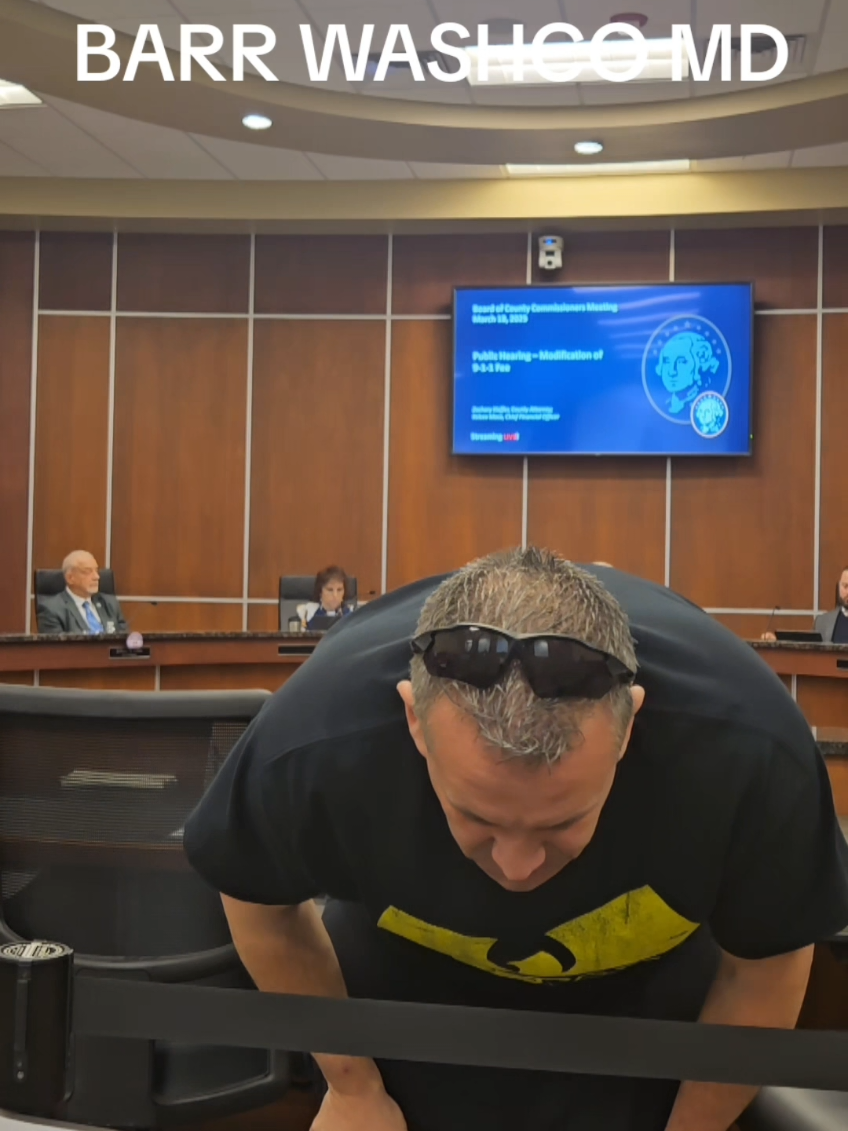 MOON MAN MOONS ENTIRE  GOVERNMENT!!!!! JOHN BARR COMMISSIONER#SHAUNPORTER #firstamendment #FYP #hagerstown #auditing #freespeech #washingtoncounty #schoolboardmeetings #mooning 
