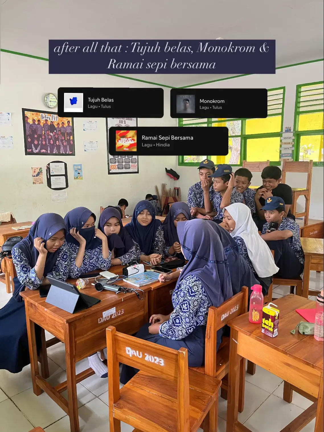 yang dulu nyanyi sambil joget, sekarang nyanyi sambil diam-diam lap air mata.  ib: walkingvesga #temankelas #fyp #perpisahan #agit #playlist 