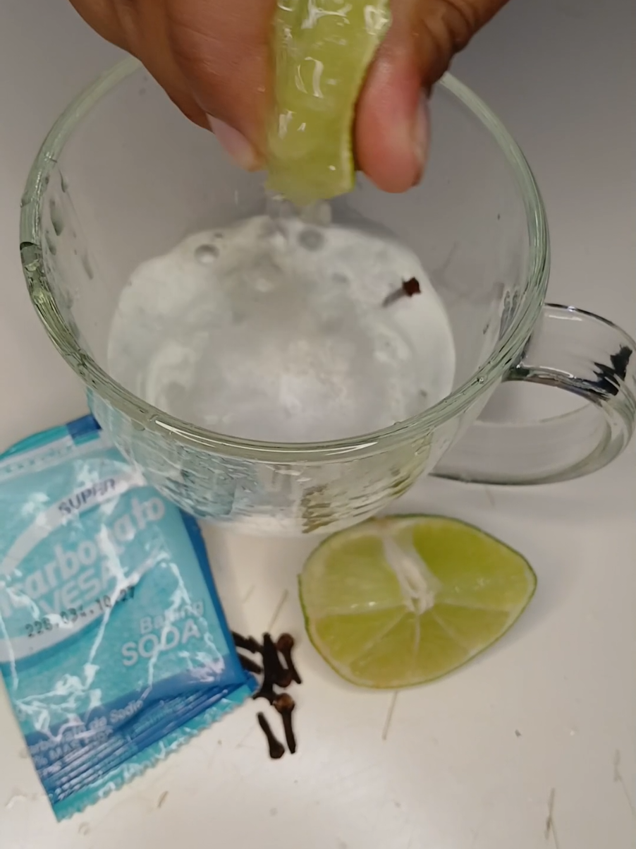 Mal Aliento todo el día aunque te sepilles los dientes ese olor orrible puede venir desde  tu estomago pero hay solución  #MalAliento  #Bicarbonato  #limon #clavosDeOlor 