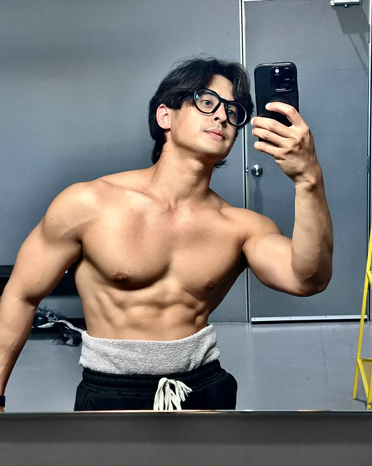 Takda ka mana2 director nak amik saya berlakon movie fight2 ka, superhero ka... tak larat nak comeback dah ni. 🤣