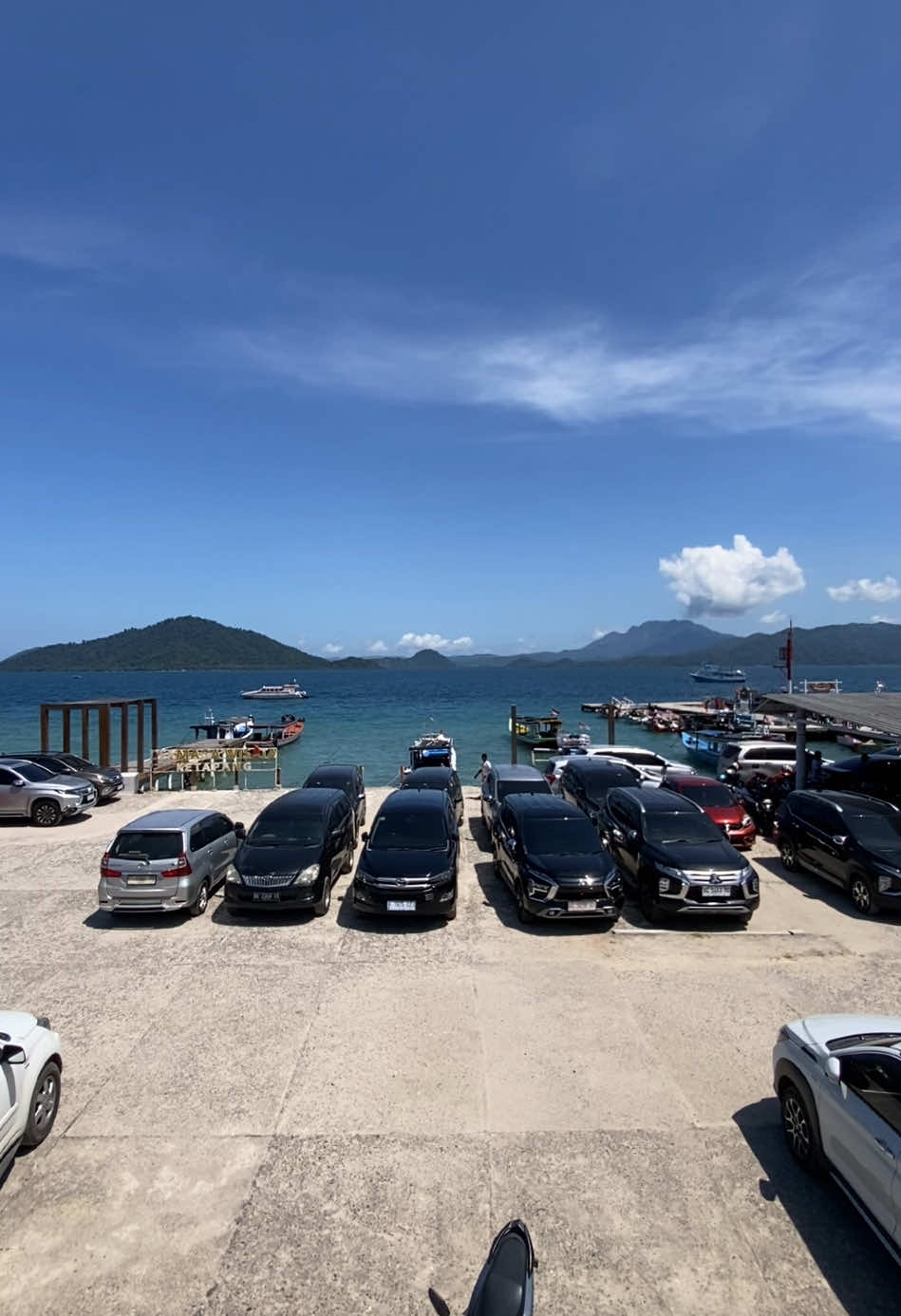 Dermaga 4 ketapang  #dermaga4ketapang #wisatapahawanglampung #kelagianisland #pahawang 