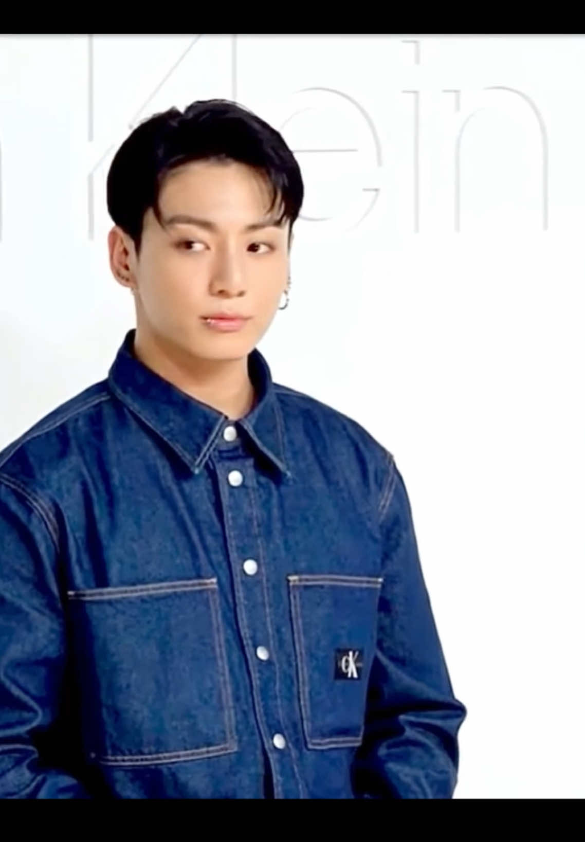 Jungkook be lyk: saya aslinya dua orang kack 🙂 #taehyung #jungkook #funnybts #fyp 