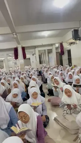 #ummihannahzamzami #lirboyokediri #lirboyo #albaqorohputri #albaqoroh 