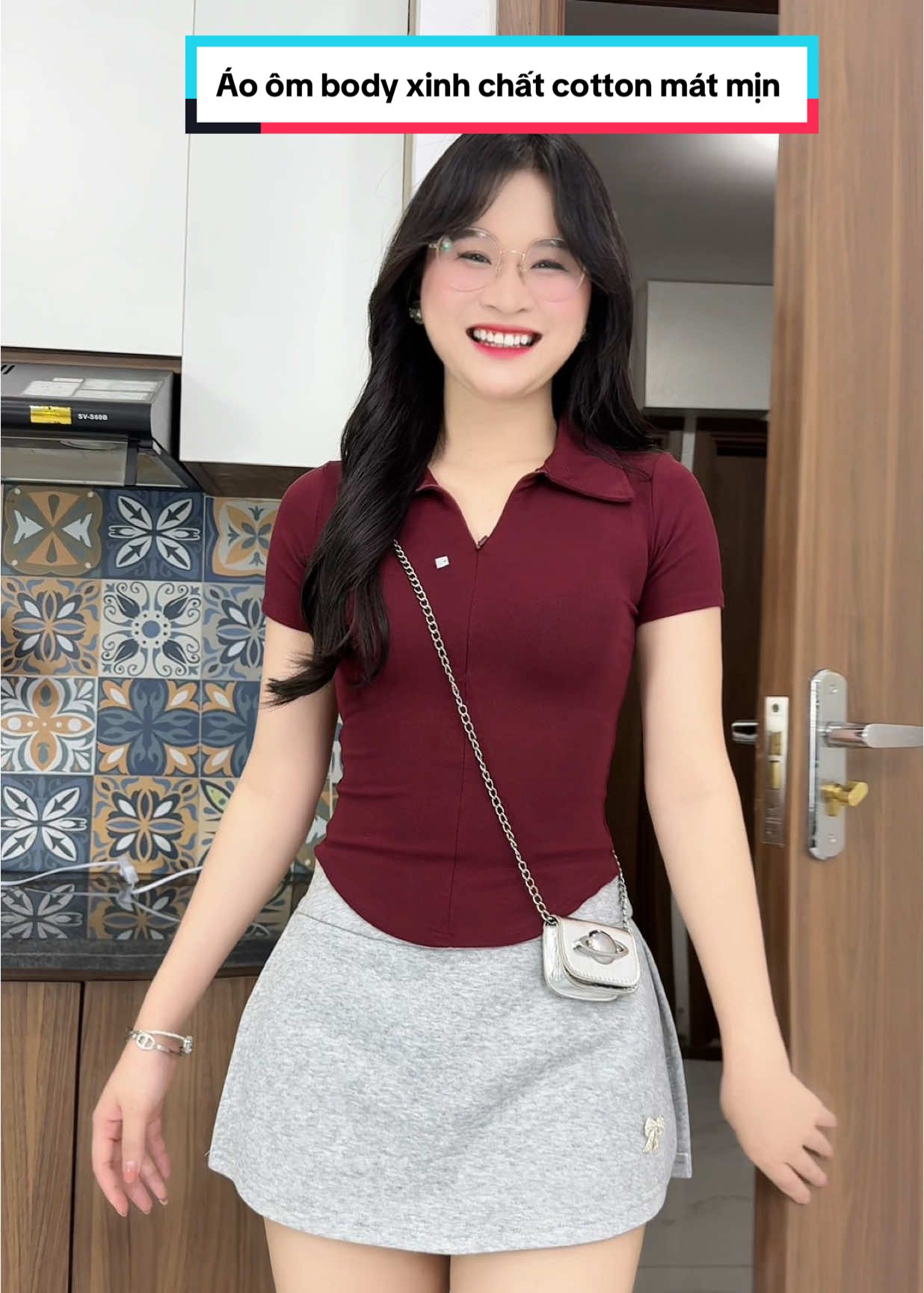 Cộng 1 em áo cộc tay cổ bẻ chất cotton mát mịn mặc sang mà xinh lắm nha #aothunkeokhoa #aokhoaco #aothunnu #aothunnu #aocobe #aophoidaykeo #aothunombody #aothunvatcheo #aokhoacobe #thoitrang #phoidodep #xuhuong #cogaimattit