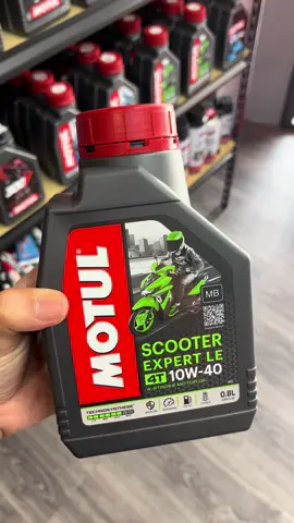 MOTUL Scooter Expert 4T MB 10W-40 High Performance Motor Oil